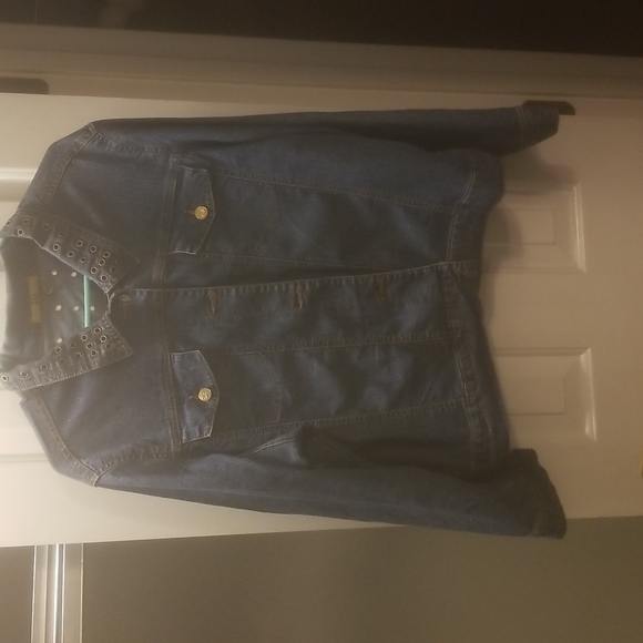 Jean Jacket - Picture 1 of 3